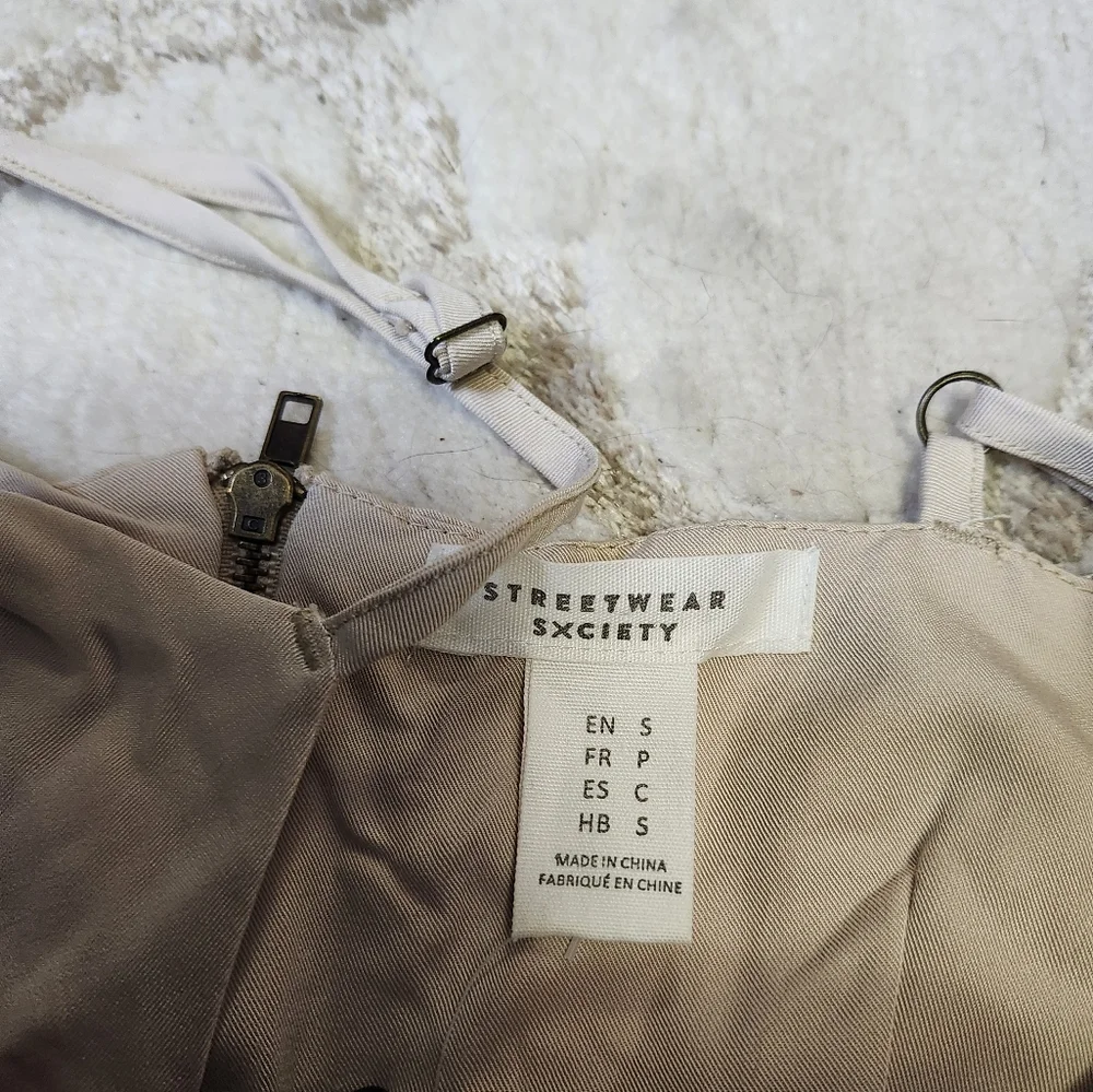 Spring Dress - Picture 3 of 4